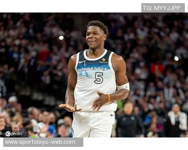 爱德华兹首节表现抢眼9投4中贡献12分1板2助正负值9助力球队扛起产量 爱德华兹首节表现抢眼9投4中贡献12分1板2助正负值9助力球队扛起产量